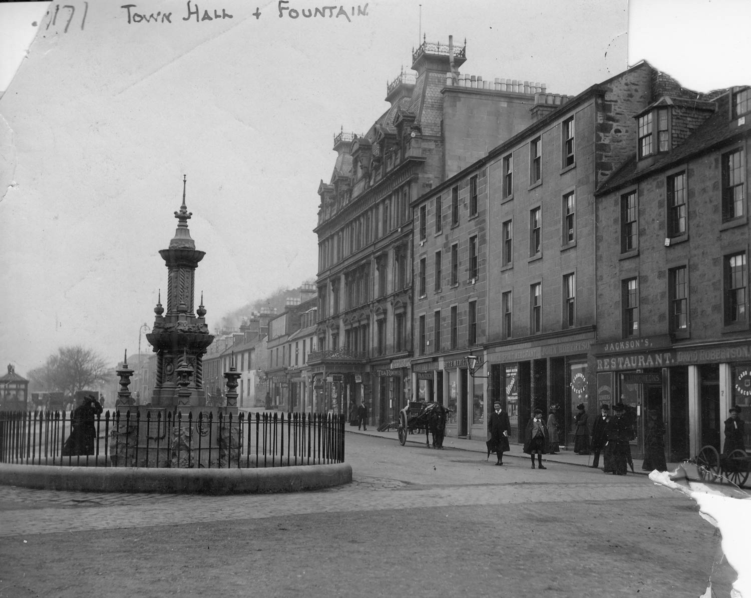 A01 Albert Fountain