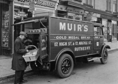 Muir’s Delivery van in Argyle Street