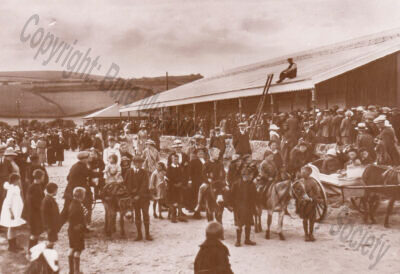 Ettrick Bay Pavilion with donkey carts