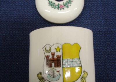 Goss Heraldic China Hair Tidy